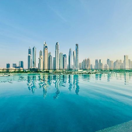 Appartamento Luxury Living Private Beach, Emaar Beachfront Dubai Esterno foto