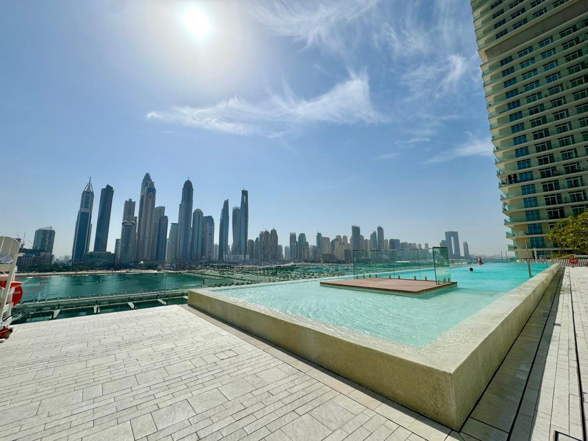 Appartamento Luxury Living Private Beach, Emaar Beachfront Dubai Esterno foto